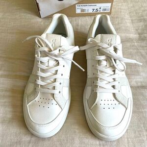 On Running women’s White Sneakers